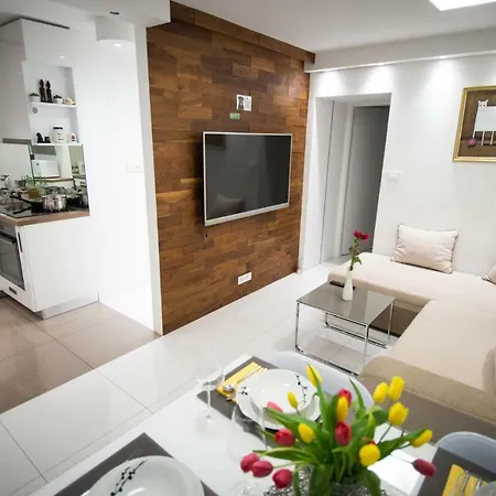 First Floor Flat (adults Only) Apartmán Lublaň