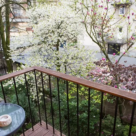 First Floor Flat (adults Only) *